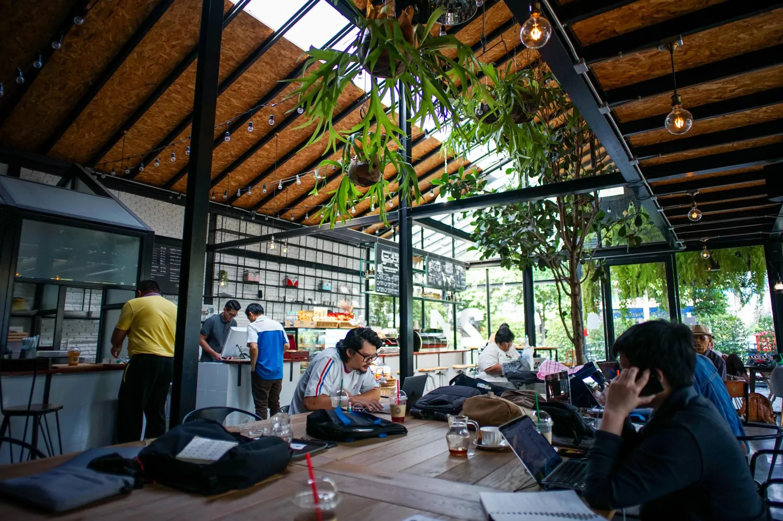 Do Cafes in Thailand Have Free Wi-Fi?