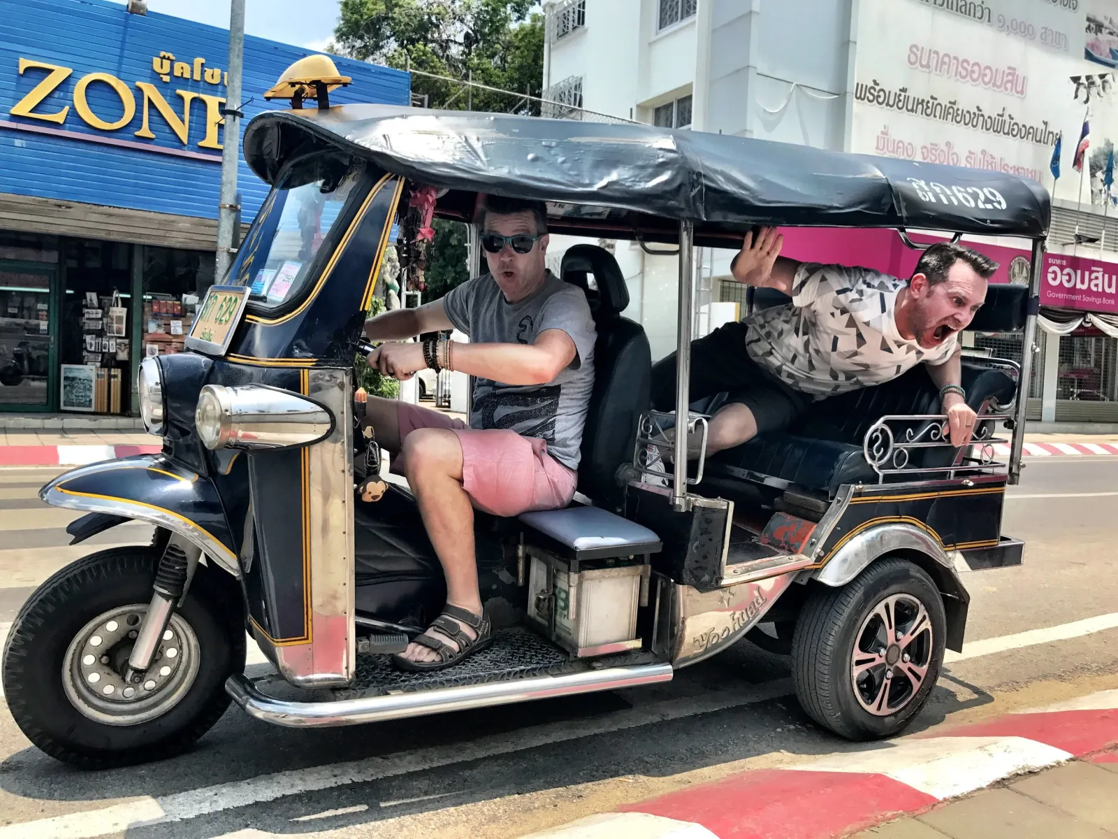 Are tuk-tuks a scam in Bangkok