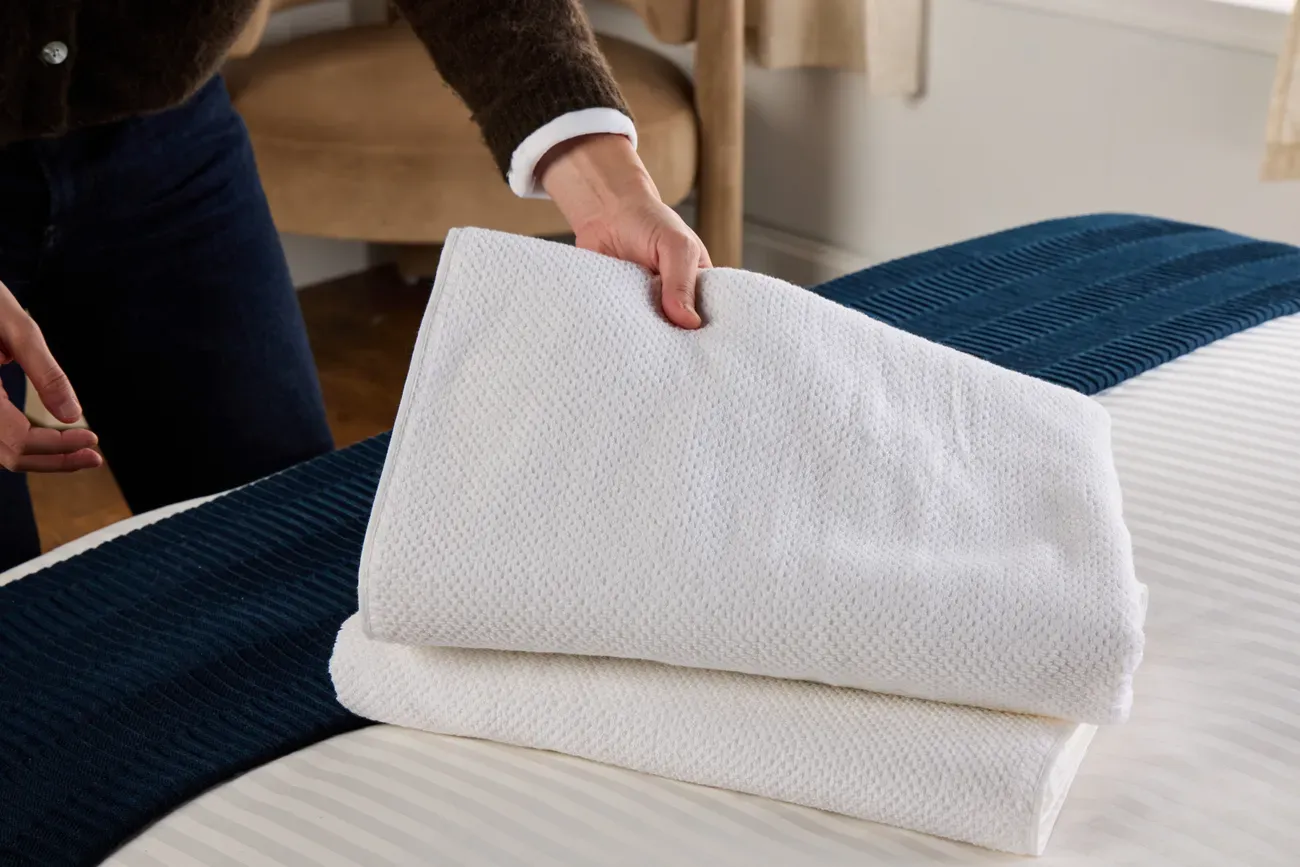 Do Thai hotels charge for extra towels or pillows