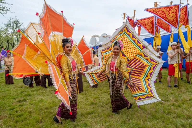 Thai People in Traditional Dress Custume of Thai Traditional Performance  Due To the Coronation of Thai Rama X King Editorial Photo - Image of  entertainment, beautiful: 150089941