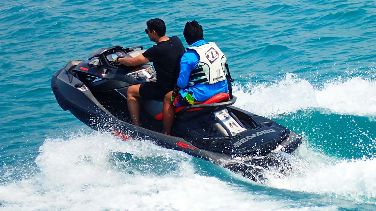 https://www.pattayayachtcharters.com/images/jetski-package-subpage/full/4.jpg
