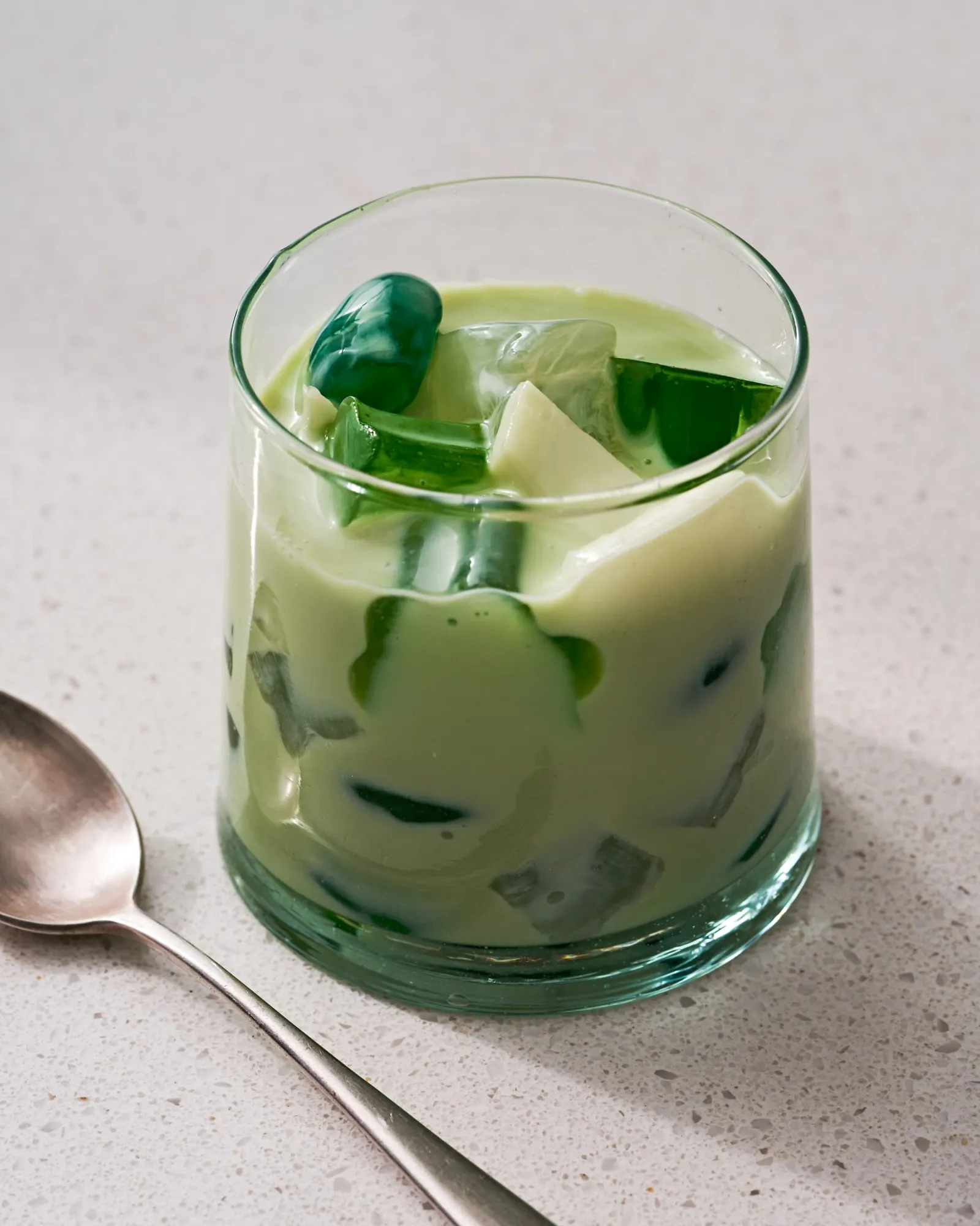 https://cdn.apartmenttherapy.info/image/upload/v1670451191/k/Photo/Recipes/2023-01-buko-pandan/buko-pandan_002.jpg
