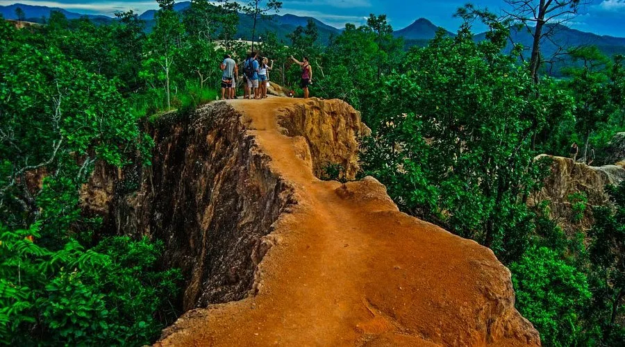https://dynamic-media-cdn.tripadvisor.com/media/photo-o/15/c3/93/e7/pai-canyon.jpg?h=500&s=1&w=900